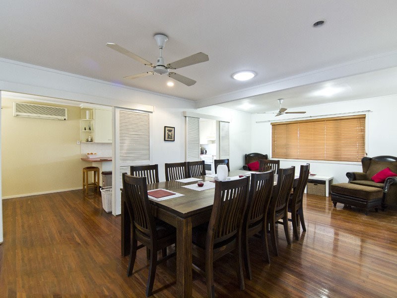 13 Dooloo Crescent, Ferny Hills QLD 4055