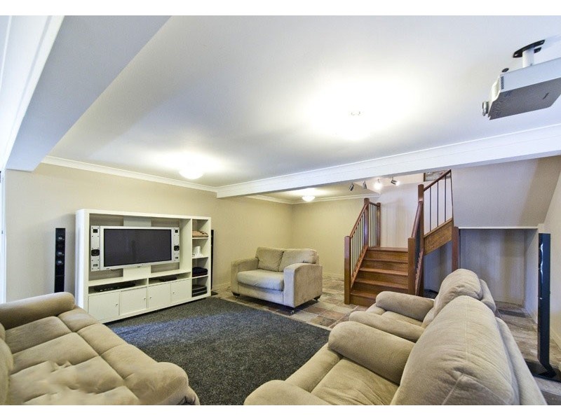 13 Dooloo Crescent, Ferny Hills QLD 4055