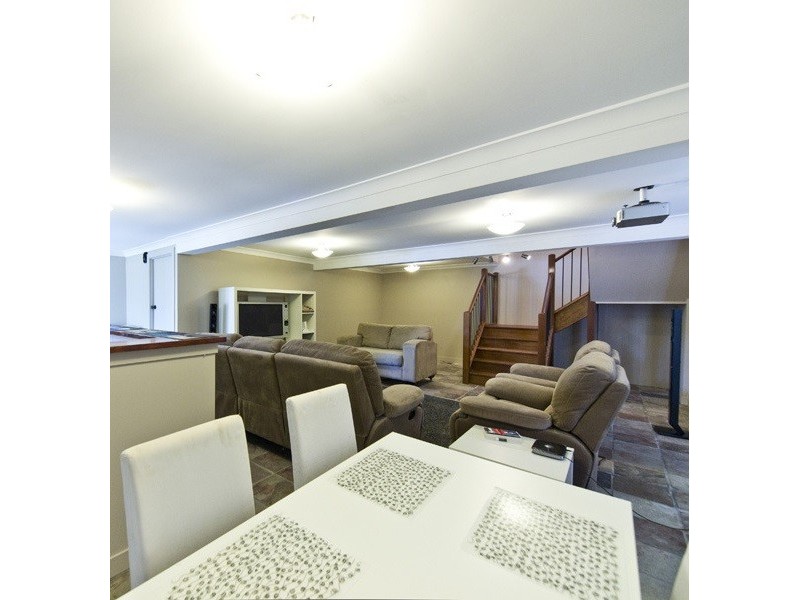 13 Dooloo Crescent, Ferny Hills QLD 4055