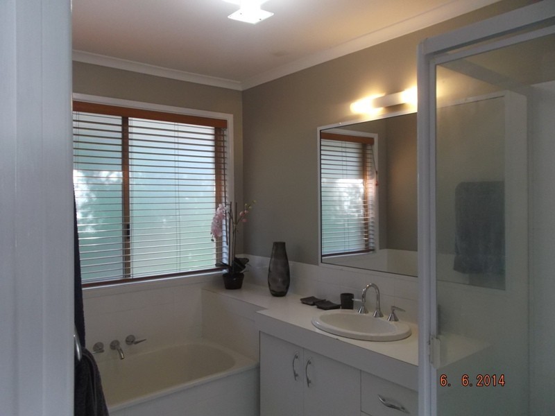 6 Leonarda Drive, Arana Hills QLD 4054