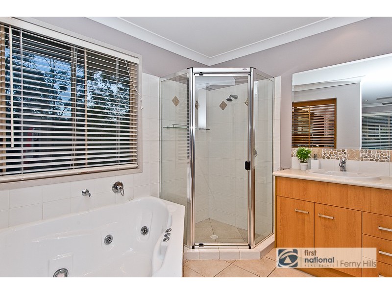 8 Glenkyree Close, Upper Kedron QLD 4055