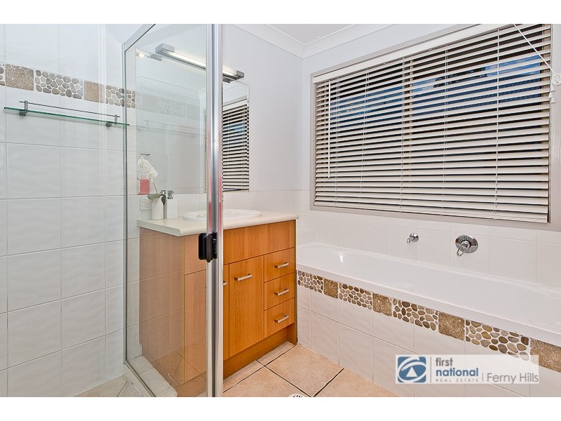 8 Glenkyree Close, Upper Kedron QLD 4055