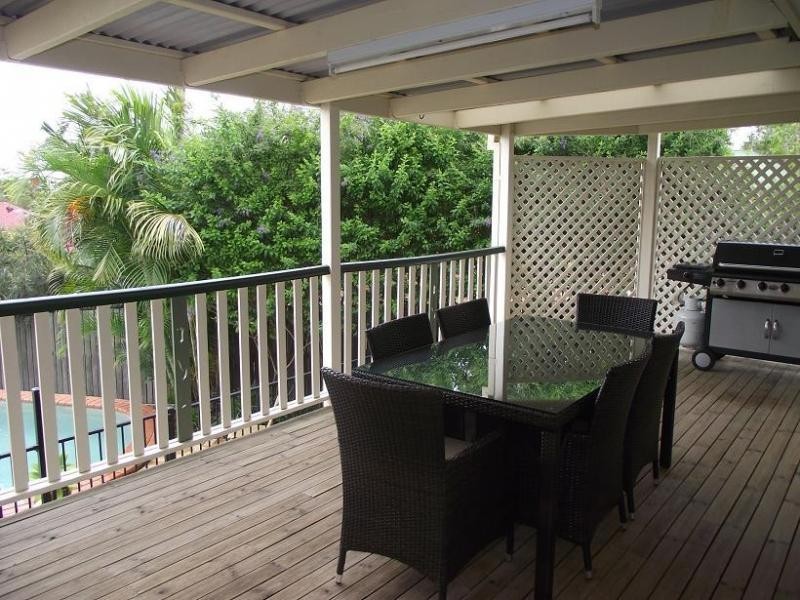 7 Larwood Pl, Ferny Hills QLD 4055