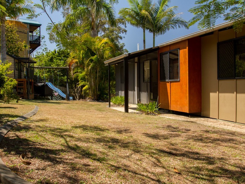 9 Linkwood Dr, Ferny Hills QLD 4055