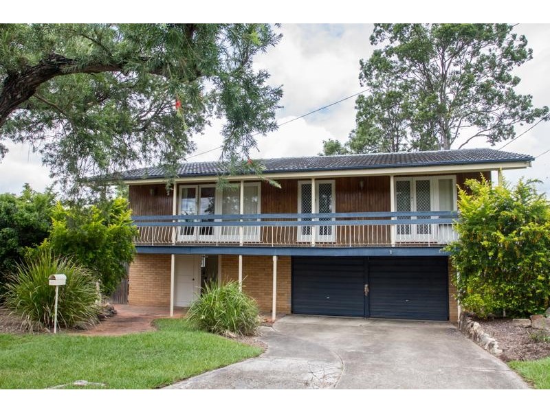 11 Dooloo Crescent, Ferny Hills QLD 4055