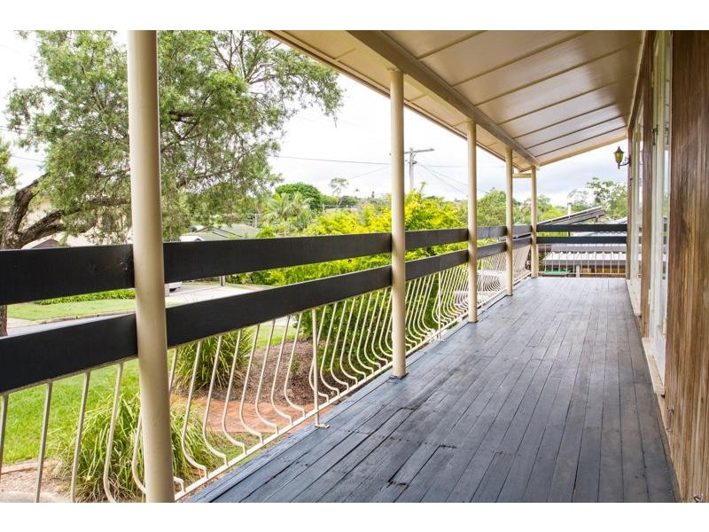11 Dooloo Crescent, Ferny Hills QLD 4055