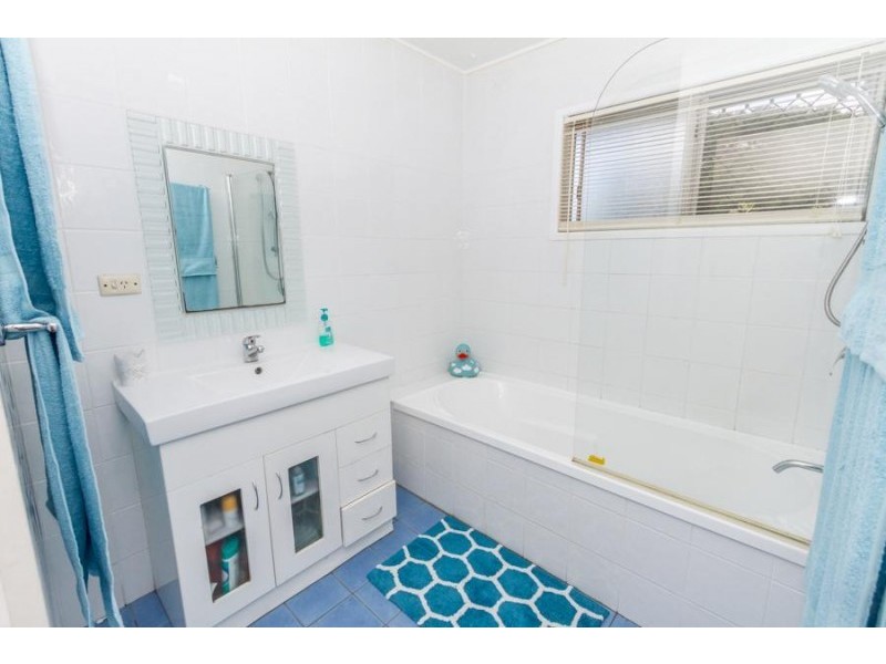 3 Dooloo Crescent, Ferny Hills QLD 4055