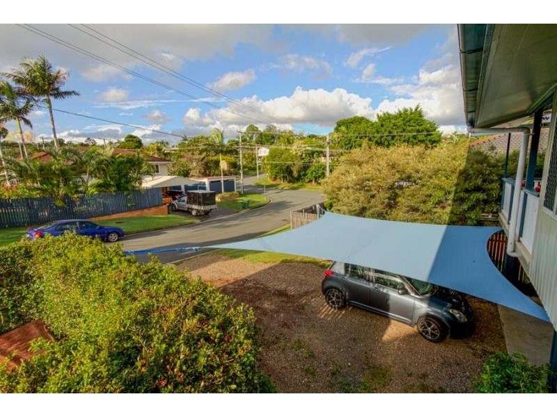 3 Dooloo Crescent, Ferny Hills QLD 4055