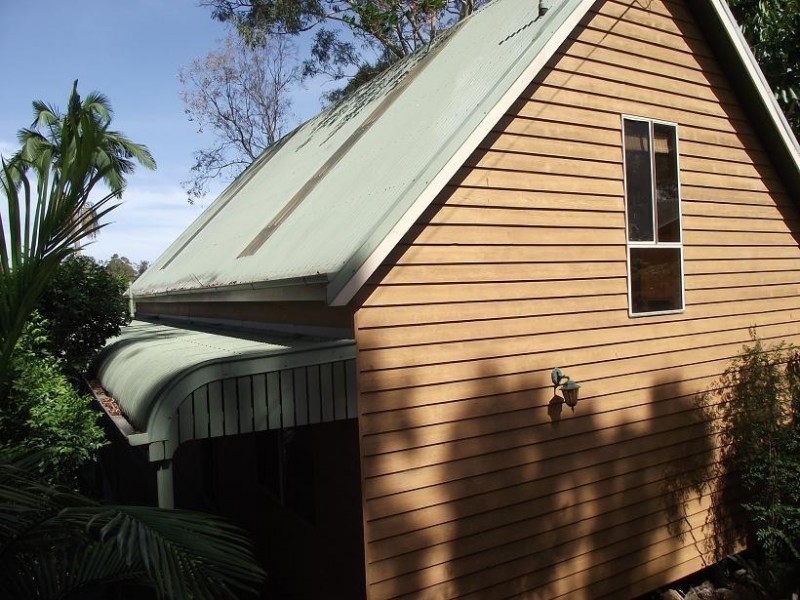 1131 South Pine Road, Arana Hills QLD 4054