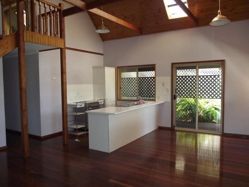 1131 South Pine Road, Arana Hills QLD 4054