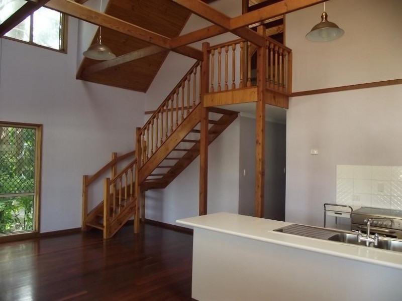 1131 South Pine Road, Arana Hills QLD 4054