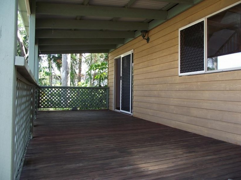 1131 South Pine Road, Arana Hills QLD 4054