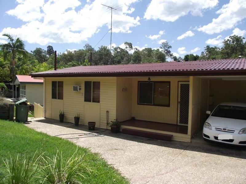 22 Menangle, Arana Hills QLD 4054