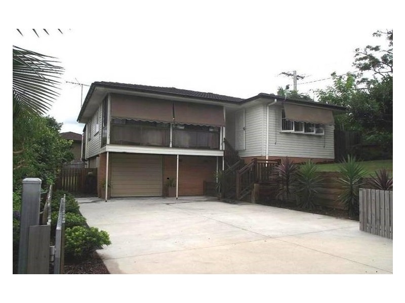 2 Carissa, Arana Hills QLD 4054