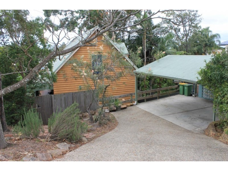 1131 South Pine Road, Arana Hills QLD 4054