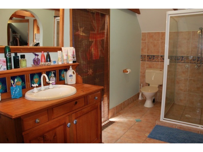 1131 South Pine Road, Arana Hills QLD 4054