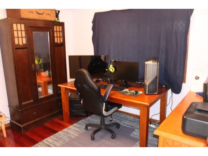 1131 South Pine Road, Arana Hills QLD 4054