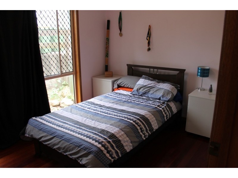 1131 South Pine Road, Arana Hills QLD 4054