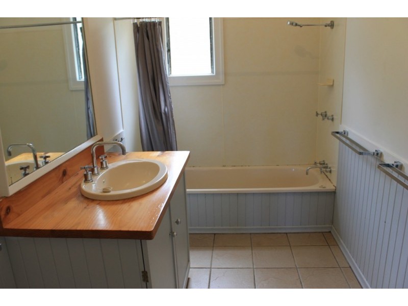 46 Leslie Street, Arana Hills QLD 4054