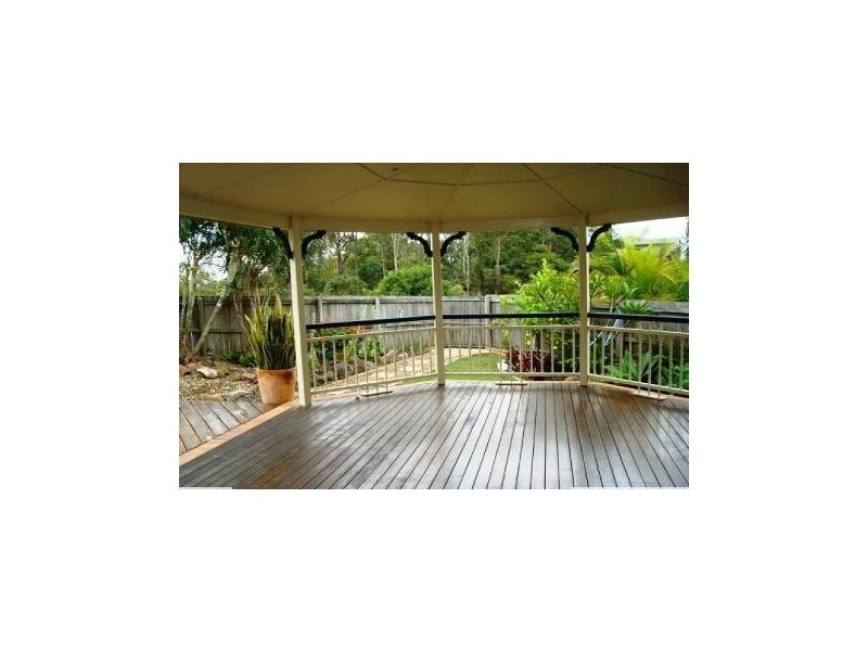 6 Silverwood Court, Ferny Hills QLD 4055