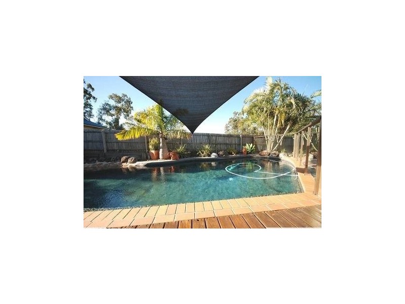 6 Silverwood Court, Ferny Hills QLD 4055