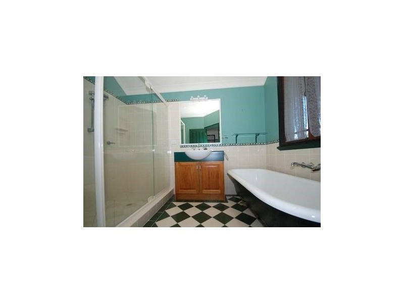 6 Silverwood Court, Ferny Hills QLD 4055