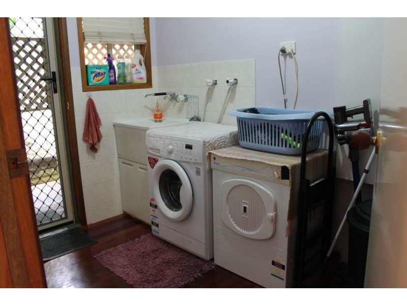 1131 South Pine Road, Arana Hills QLD 4054