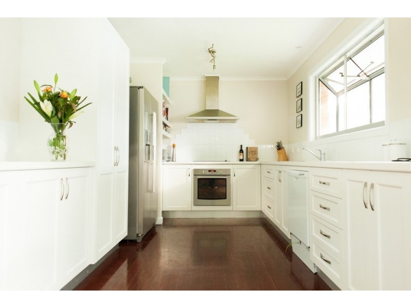 16 Dunbil Avenue, Ferny Hills QLD 4055