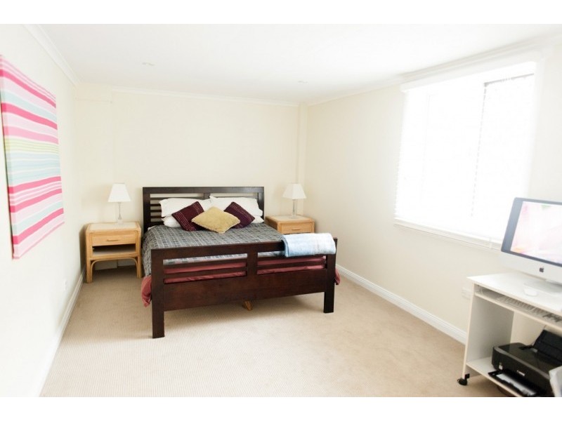 16 Dunbil Avenue, Ferny Hills QLD 4055