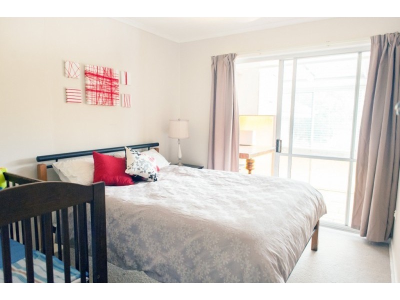 16 Dunbil Avenue, Ferny Hills QLD 4055