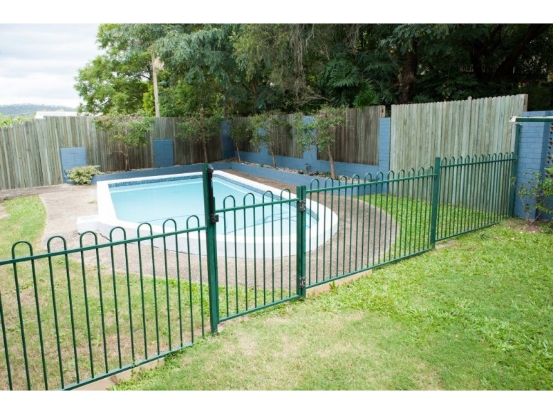 16 Dunbil Avenue, Ferny Hills QLD 4055