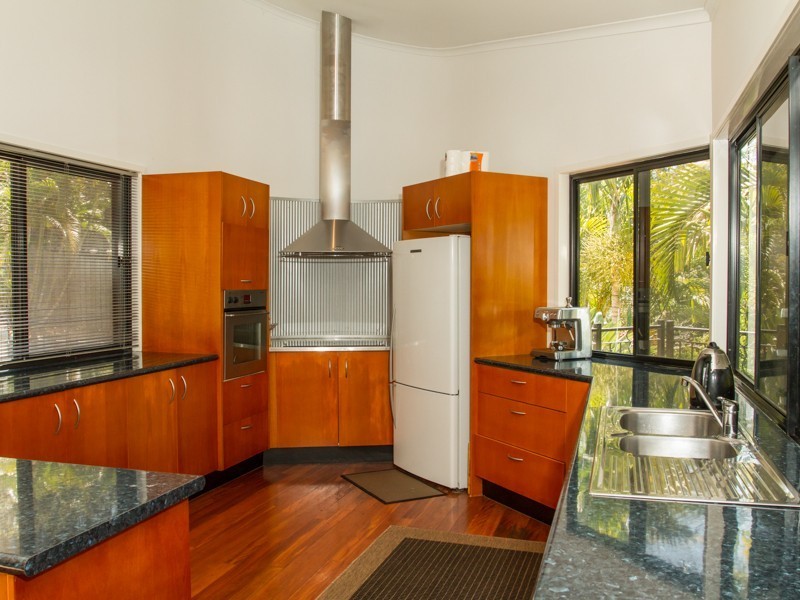 9 Linkwood Drive, Ferny Hills QLD 4055