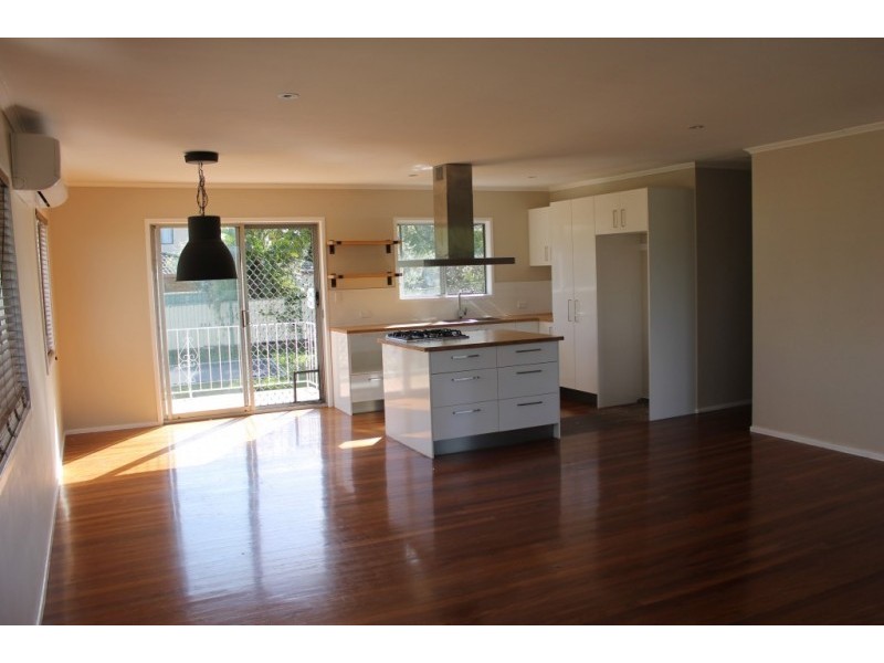 18 Eurobin Crescent, Ferny Hills QLD 4055