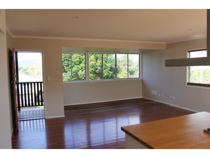 18 Eurobin Crescent, Ferny Hills QLD 4055