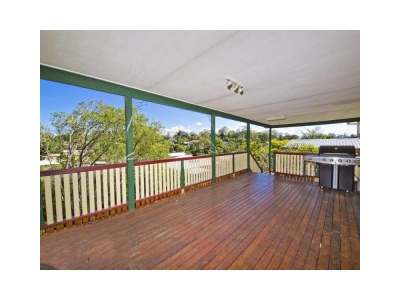 13 Dooloo Crescent, Ferny Hills QLD 4055