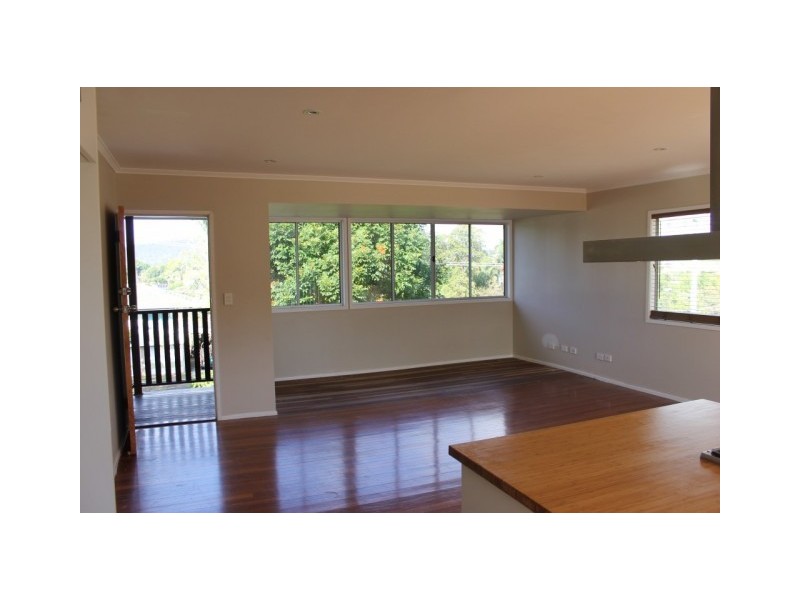 18 Eurobin Crescent, Ferny Hills QLD 4055