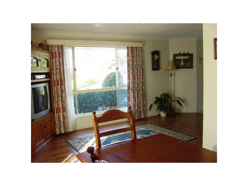 8 Delvin Court, Arana Hills QLD 4054