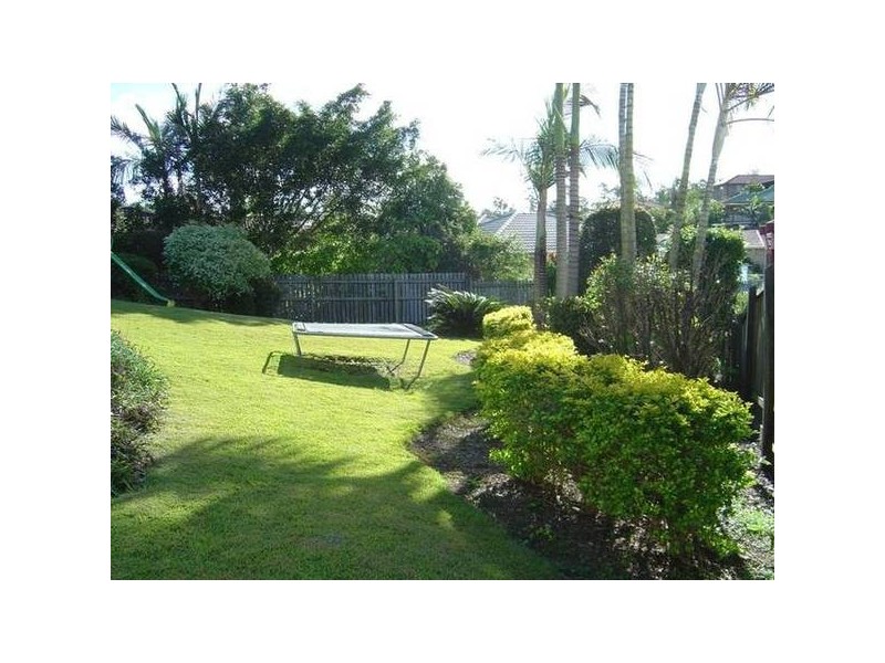 8 Delvin Court, Arana Hills QLD 4054