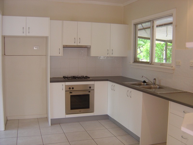 8 Greenway Street, Grange QLD 4051