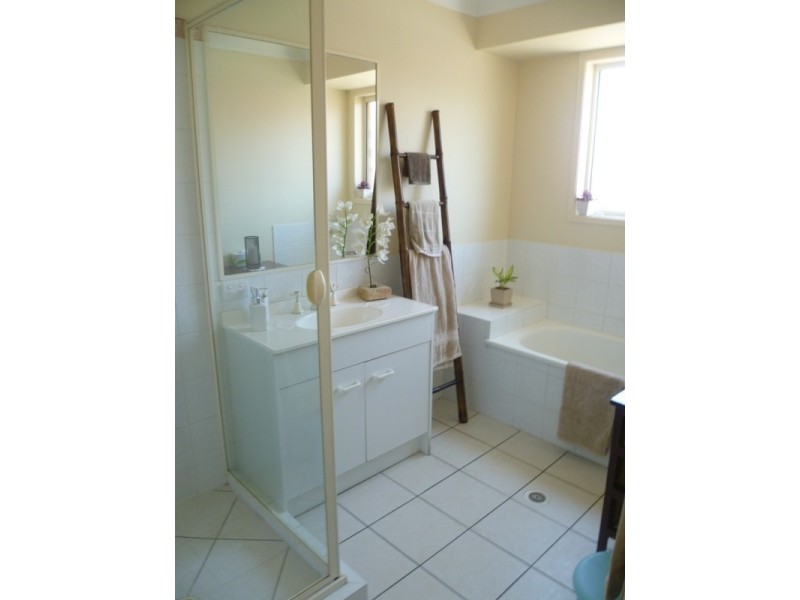 27 Hawkes Avenue, Arana Hills QLD 4054