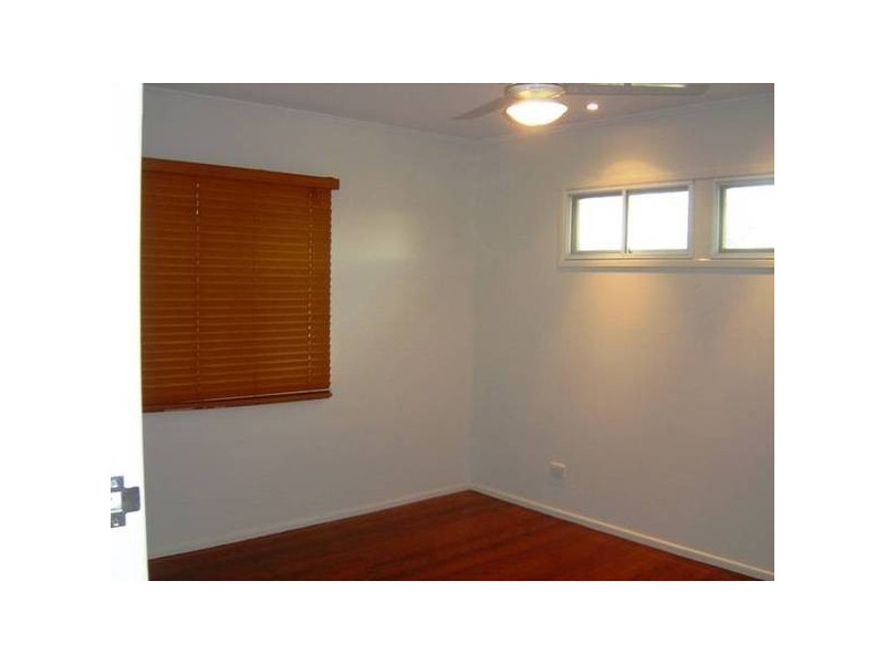 16 Mawarra Avenue, Ferny Hills QLD 4055