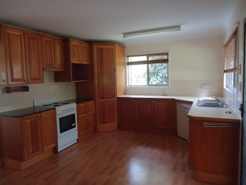 31 Menangle Ave, Arana Hills QLD 4054