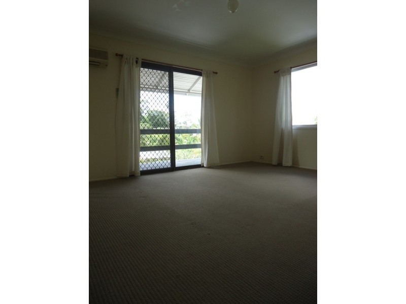 31 Menangle Ave, Arana Hills QLD 4054