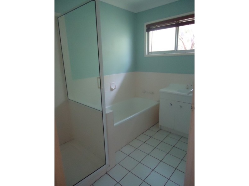 31 Menangle Ave, Arana Hills QLD 4054