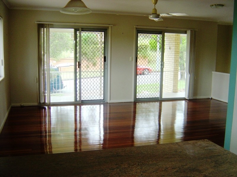 17 Elaroo Crescent, Ferny Hills QLD 4055