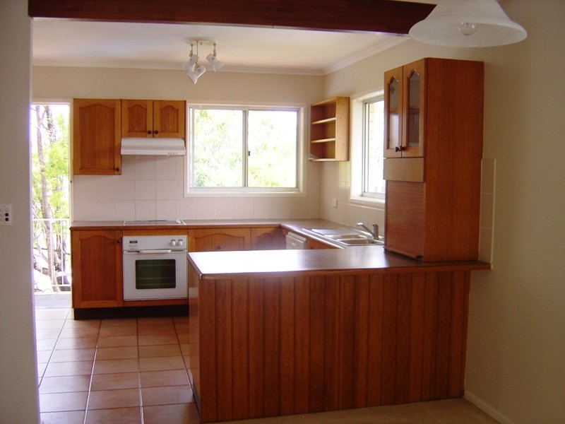 17 Elaroo Crescent, Ferny Hills QLD 4055