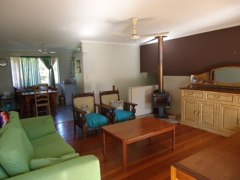 6 Tuttumburra Court, Ferny Hills QLD 4055