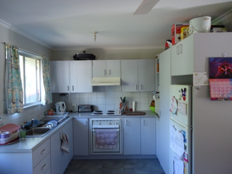 6 Tuttumburra Court, Ferny Hills QLD 4055