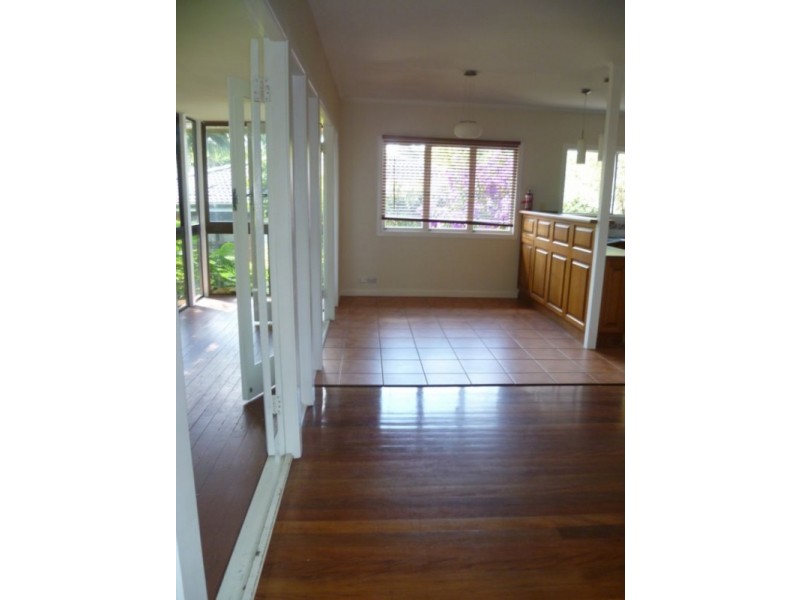 5 Oolong Grove, Ferny Hills QLD 4055