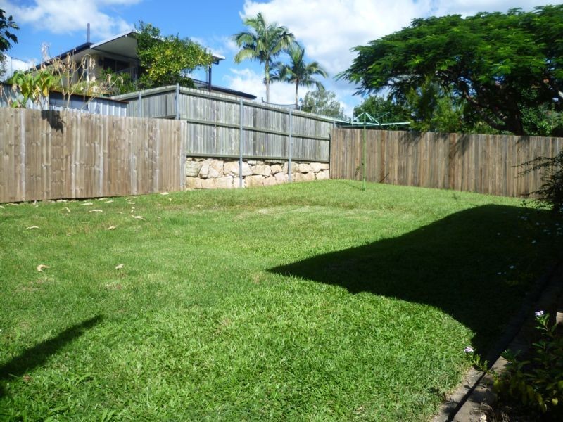 5 Oolong Grove, Ferny Hills QLD 4055